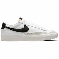 Nike Women's Blazer Low '77 Shoe