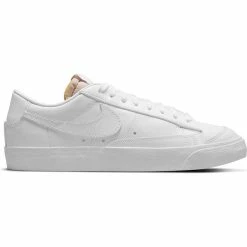 Nike Women's Blazer Low '77 Shoe