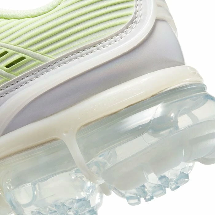 Nike Women's Air VaporMax 360 Shoe - Image 5