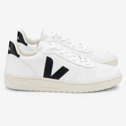 Veja Unisex V-10 Leather Sneaker