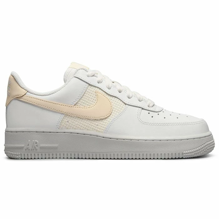 Nike Women's Air Force 1 '07 ESS Shoe - Image 3
