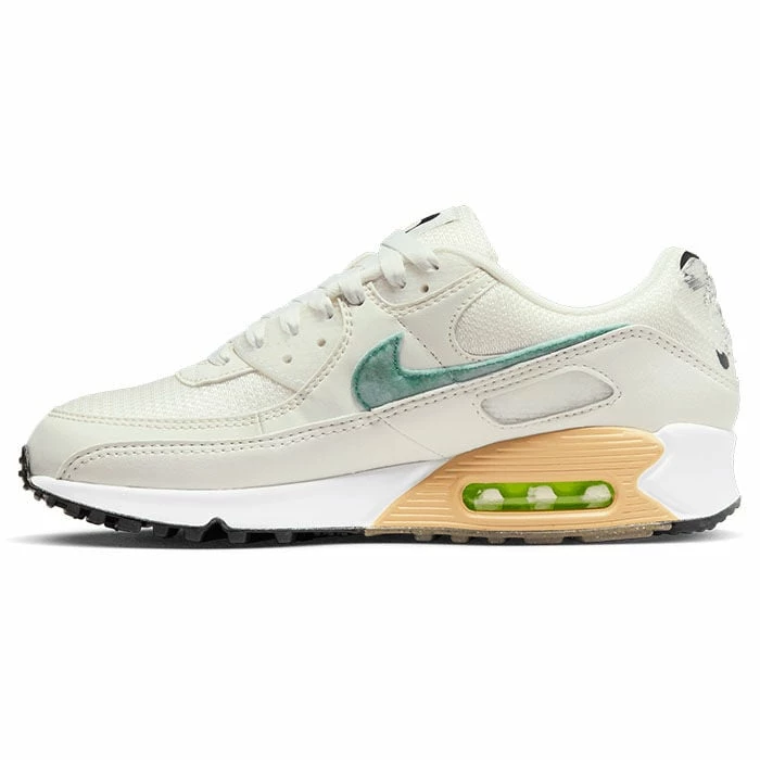 Nike Women's Air Max 90 SE Shoe - Image 3
