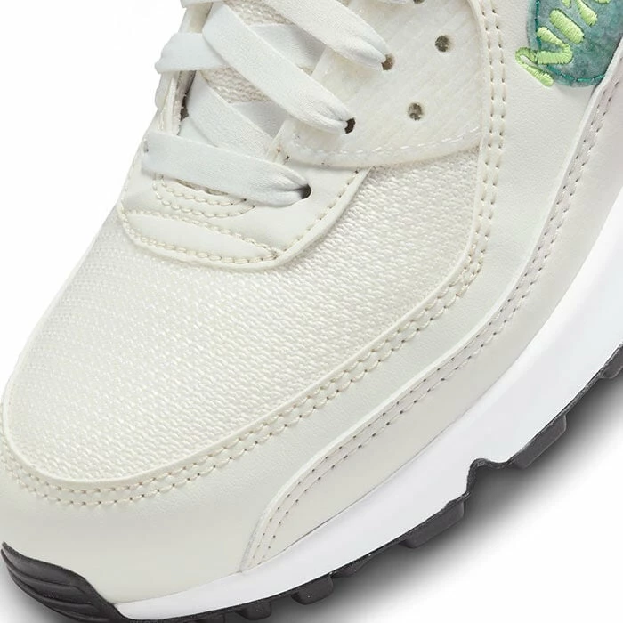 Nike Women's Air Max 90 SE Shoe - Image 6