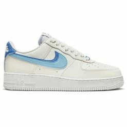 Nike Women's Air Force 1 '07 LV8 Shoe