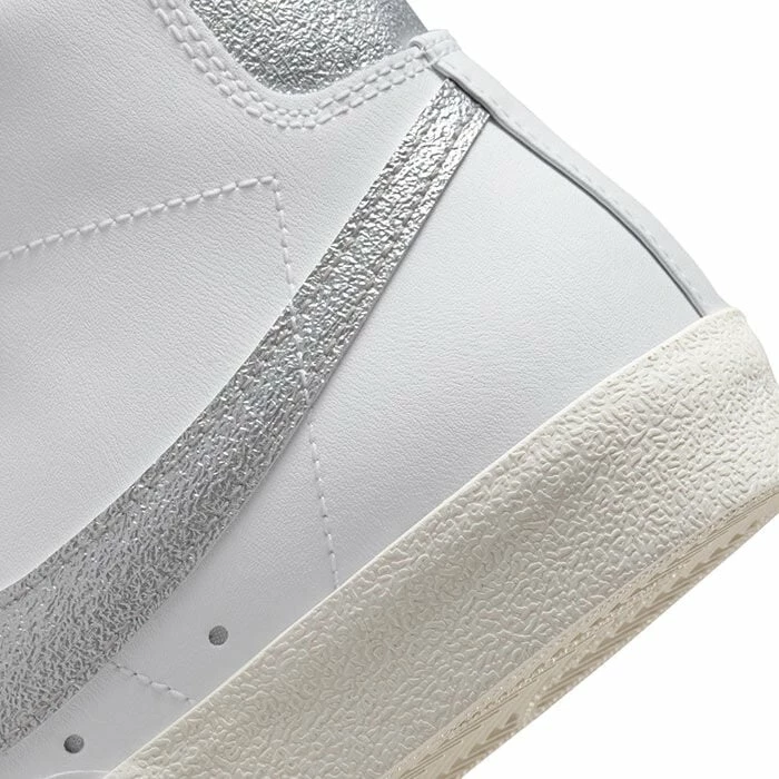 Nike Women's Blazer Mid '77 ESS Shoe - Image 7
